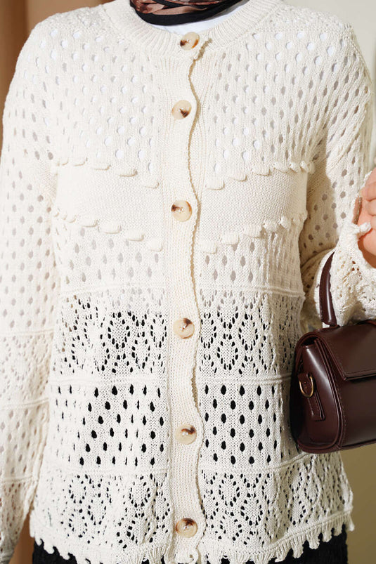 Strickjacke kurz mit Knöpfen und Prägung, ecru