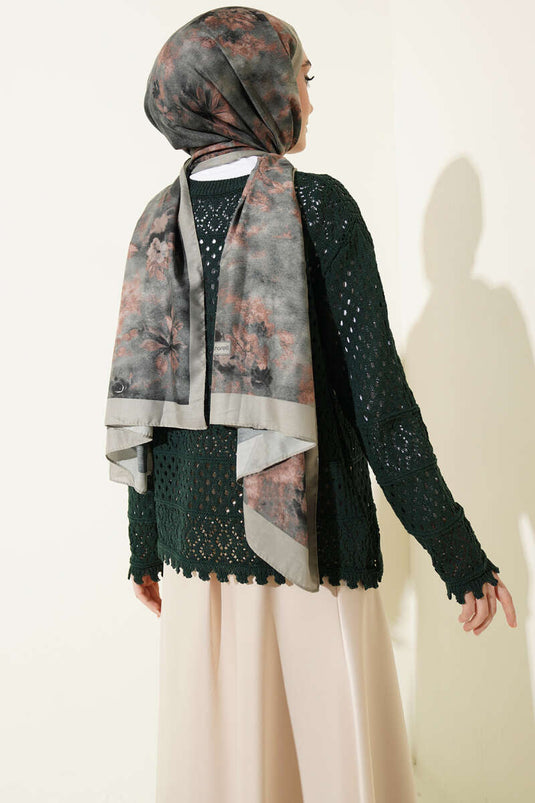 Kurze Strickjacke mit Knöpfen und Prägung, Smaragd