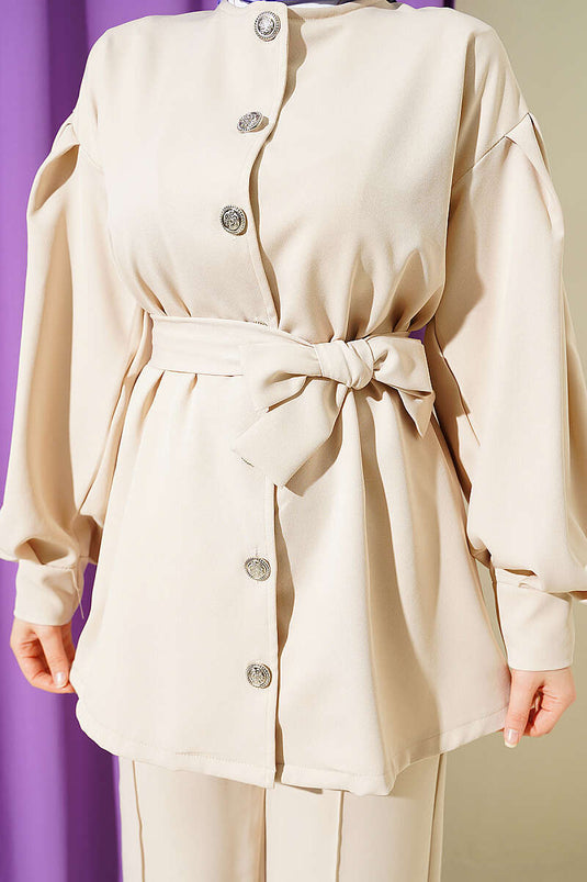 Ensemble deux pièces beige à manches plissées avec boutons