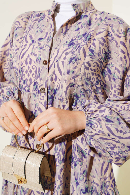 Gemustertes Kleid mit Knopfleiste in Violett