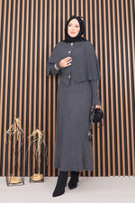 Cape boutonnée et robe tricotée avec hijab, ensemble deux pièces gris