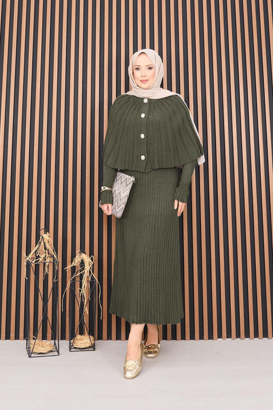 بدلة حجاب من قطعتين مع عباءة وأزرار، لون كاكي