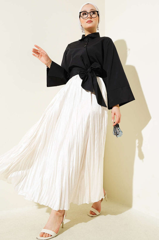 Kurzes Hemd mit seitlicher Knopfleiste in Schwarz