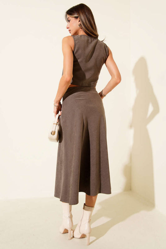 Zweiteiliges Set aus Wildleder, Weste und Rock mit Knöpfen, Rauchgrau