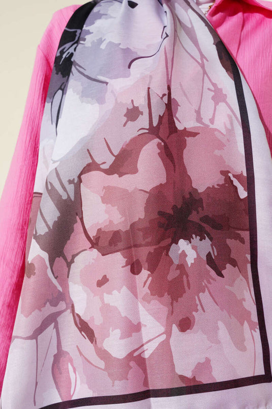 شال ناعم بنقشة زهور رخامية باللون الرمادي