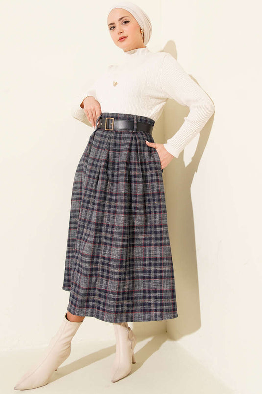 تنورة بحزام بنقشة إيكوز باللون الأزرق الداكن