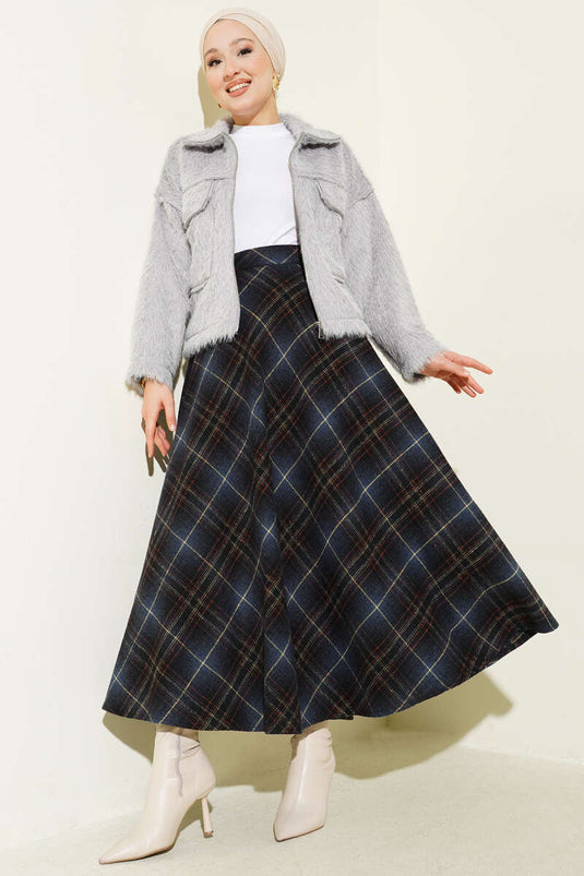 تنورة من الكشمير منقوشة ومتسعة باللون الأزرق الداكن