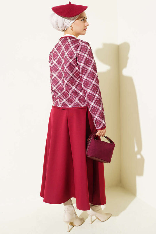 طقم سكوبا بجيبة وسترة إيكوسيلي باللون العنابي