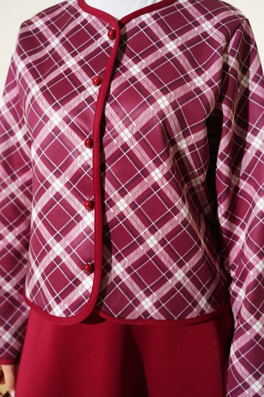 طقم سكوبا بجيبة وسترة إيكوسيلي باللون العنابي