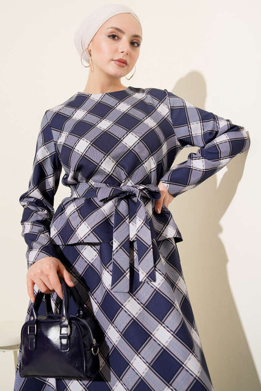 Ensemble avec blouse et jupe à motifs Ekoseli bleu marine