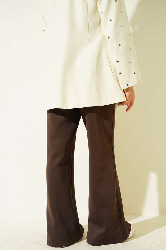 بنطال غوص بفتحة في الحافة، بني