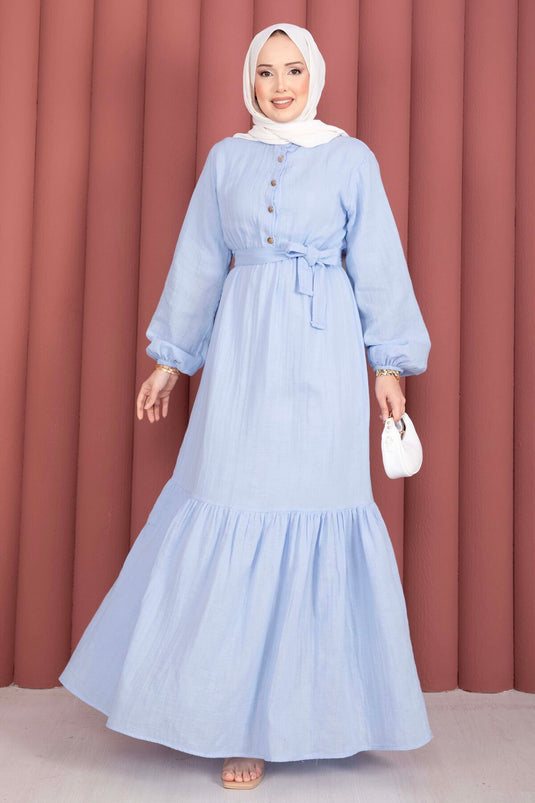 Jurk met ruches aan de zoom en halve knopen, modest fashion, babyblauw