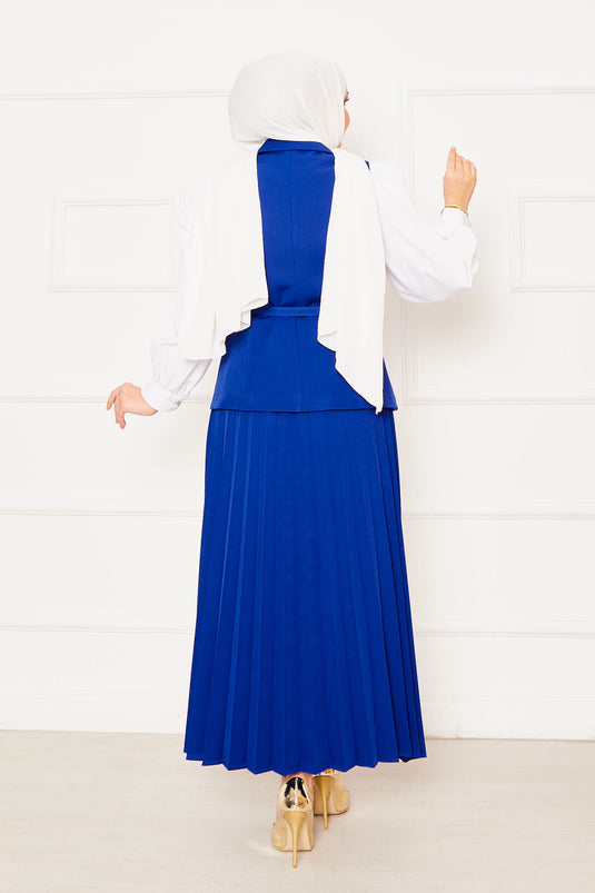 Costume deux pièces avec jupe plissée et gilet ceinturé Saxe