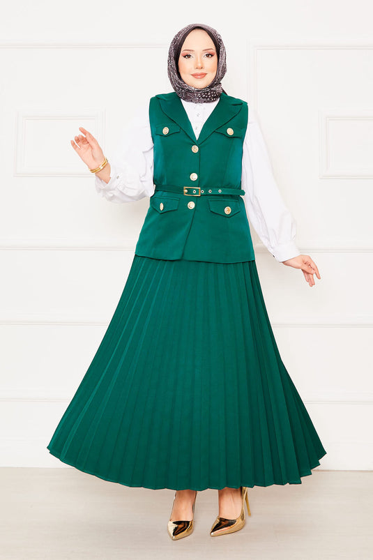Costume deux pièces avec jupe plissée et ceinture, couleur émeraude