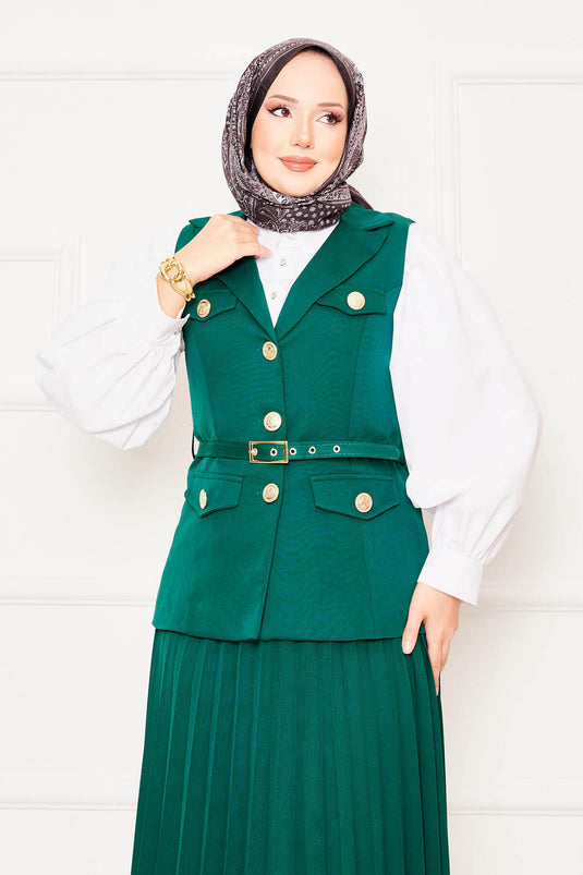 Costume deux pièces avec jupe plissée et ceinture, couleur émeraude