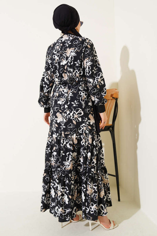 فستان أسود مطوي منقوش بالزهور