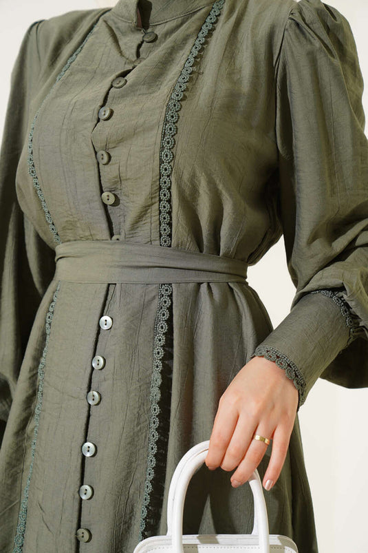 فستان إيتك بطيات وحزام بلون زيتي