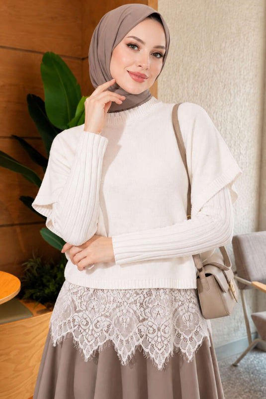 Beiger Strickpullover Mit Spitzenabschluss