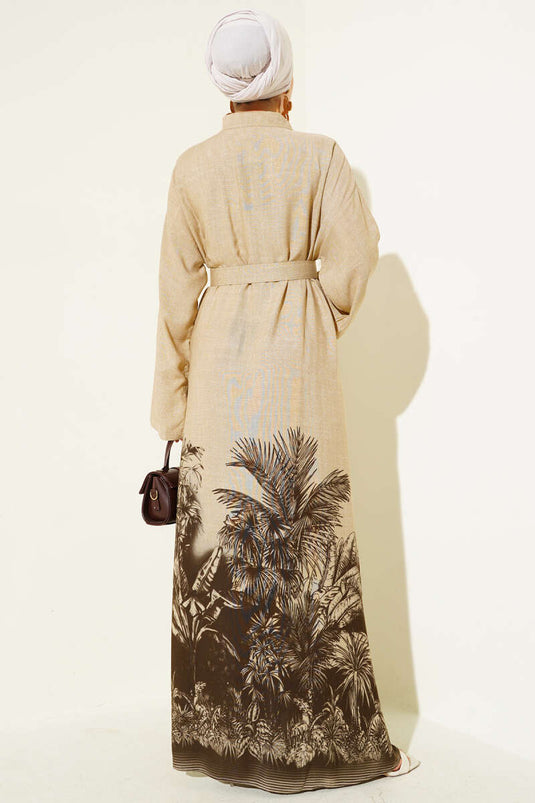 فستان بأزرار مع نمط حاشية، بني