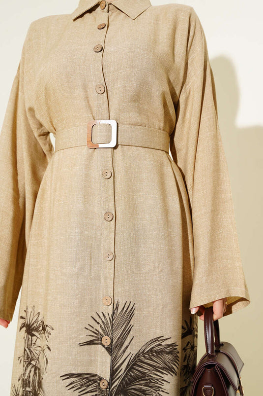 فستان بأزرار مع نمط حاشية، بني