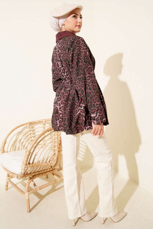 معطف ترنش بنقشة جلد النمر مع حاشية مرنة مخفية، لون أرجواني