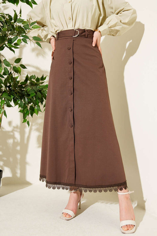 Jupe à ourlet en dentelle avec détail de bouton Marron