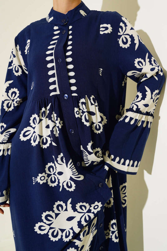 Robe décontractée boutonnée à motif ethnique bleu marine