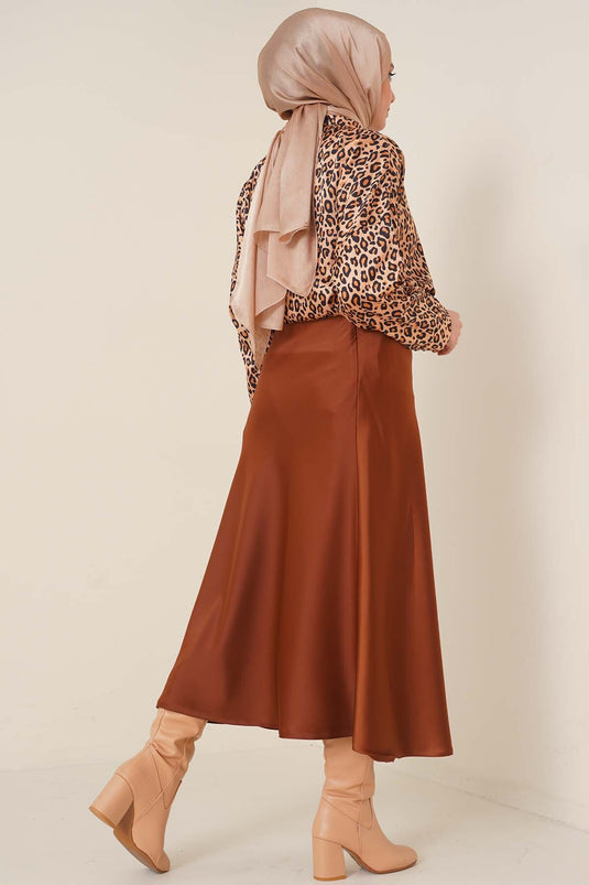 Jupe en satin couleur marron châtaigne Evaze