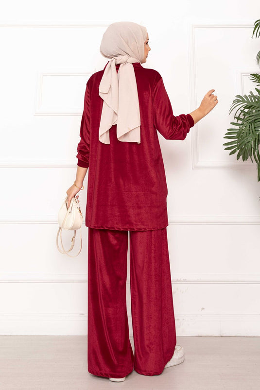 بدلة مخملية من قطعتين مع تفاصيل سحاب