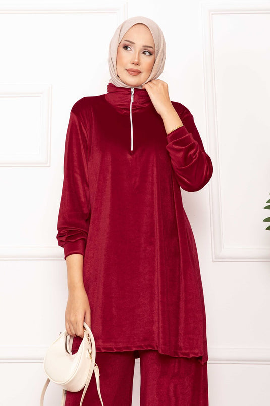 بدلة مخملية من قطعتين مع تفاصيل سحاب