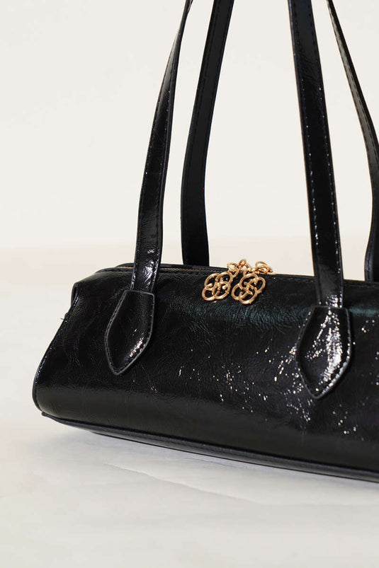 Sac rectangulaire zippé en cuir verni noir