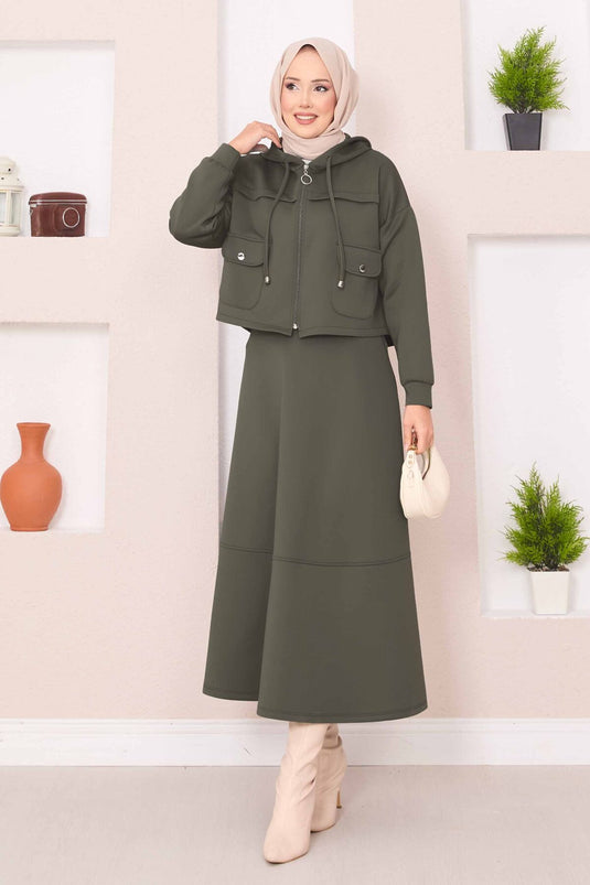 بدلة حجاب تنورة قصيرة بغطاء رأس وسحاب باللون الكاكي