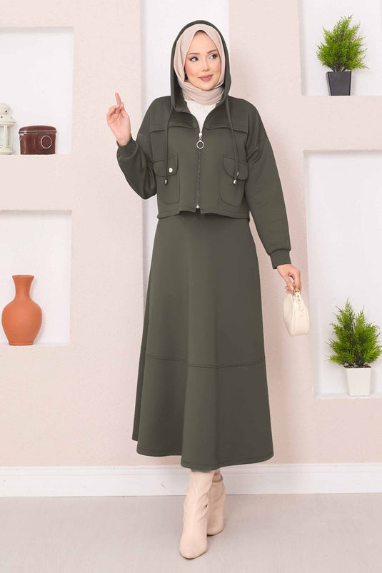 بدلة حجاب تنورة قصيرة بغطاء رأس وسحاب باللون الكاكي