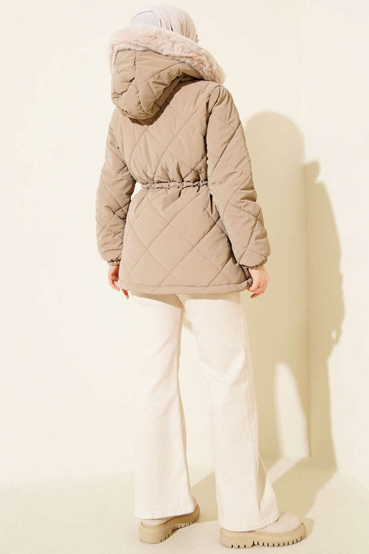 Manteau Court Matelassé Beige À Capuche Et Fermeture Éclair