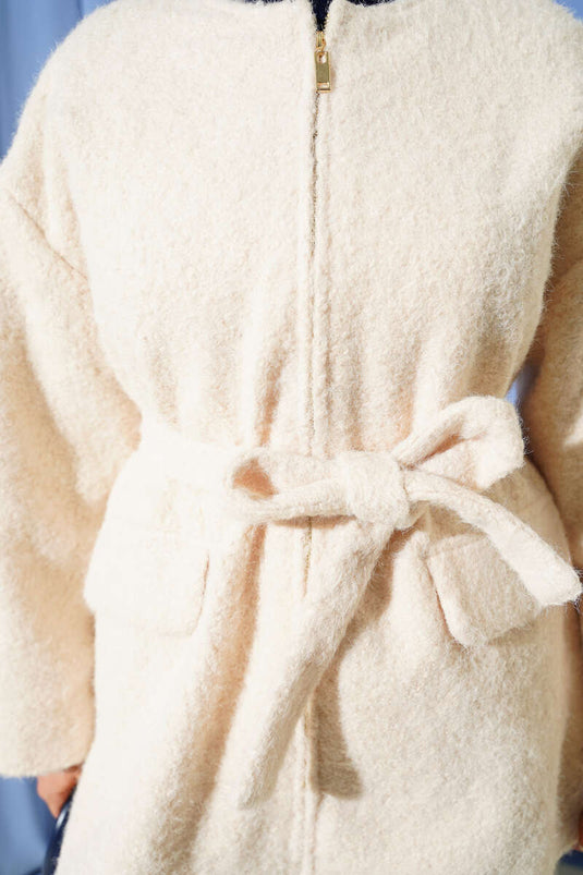 سترة من اللباد بسحاب وحزام بلون بيج فاتح