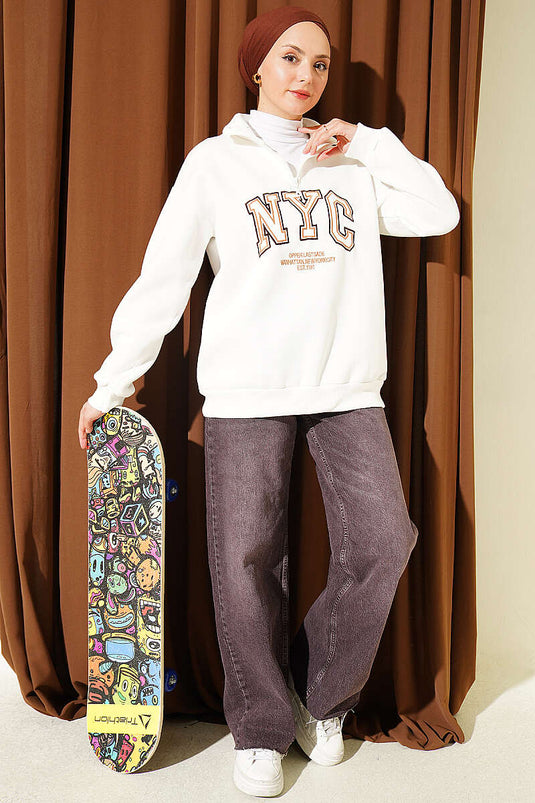 Ecru Zip-Up Sweatshirt Met NYC Borduring