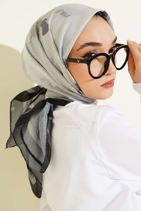 فيوري ديزين لينا إيشارب أسود