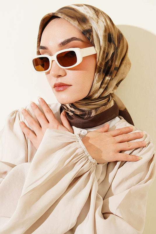 وشاح برسمة فرشاة بلون الكستناء