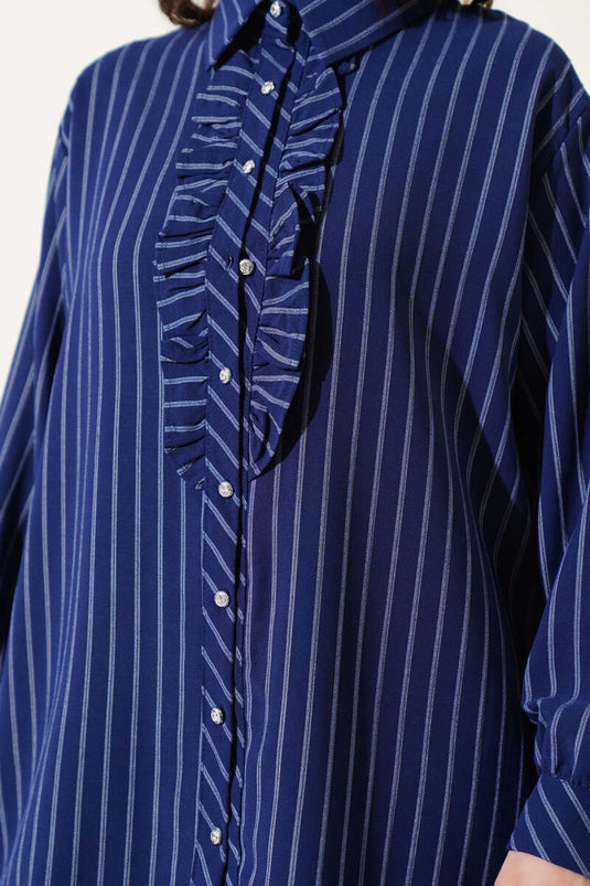 Chemise rayée bleu marine à boutons et volants en pierre