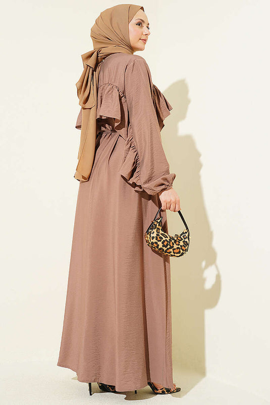 Robe ceinturée à cordon avec ruban volanté couleur vison