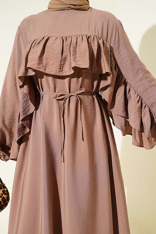 Robe ceinturée à cordon avec ruban volanté couleur vison