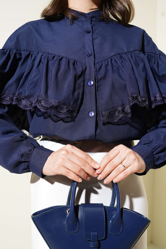 Chemise courte à volants en dentelle bleu marine