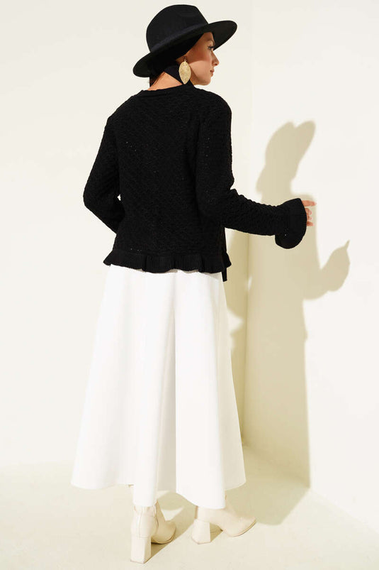 كارديجان قصير محبوك بأزرار مكشكشة باللون الأسود