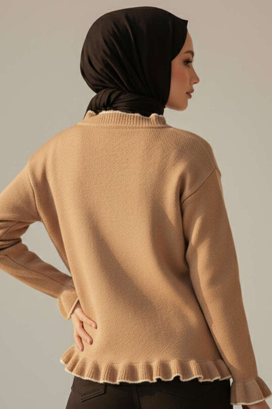 Cardigan boutonné en tricot à volants et perles Latte