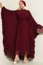Robe En Chiffon À Volants Et Ceinture Bordeaux