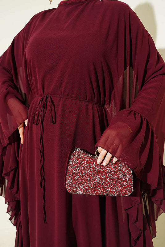 Robe en chiffon bordeaux avec ceinture à cordon et volants