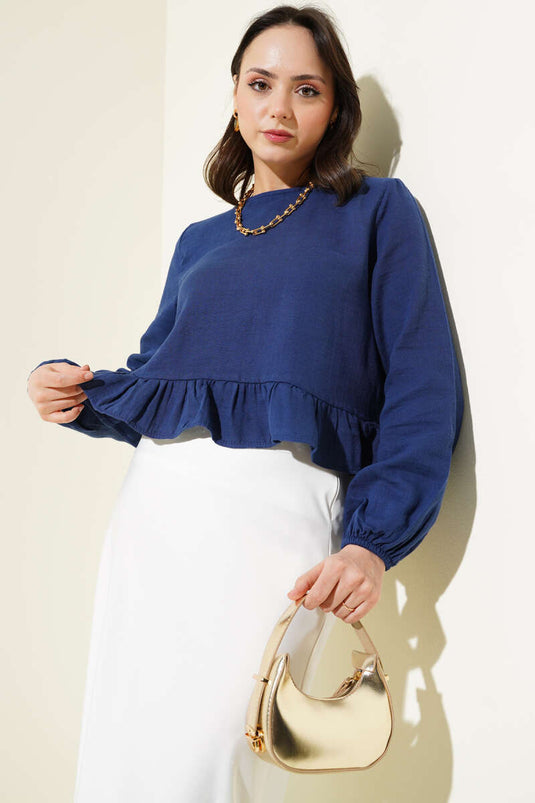 بلوزة كتان مكشكشة باللون الأزرق الداكن