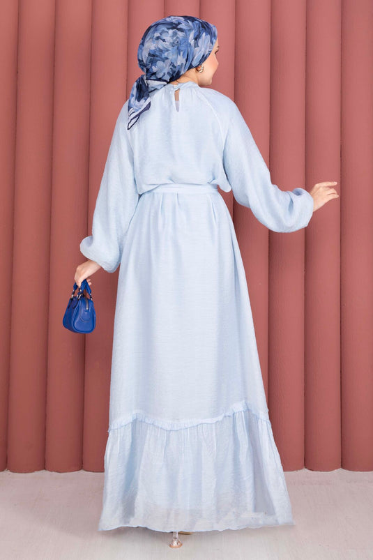 Robe de modest fashion à volants avec ceinture, bleu bébé