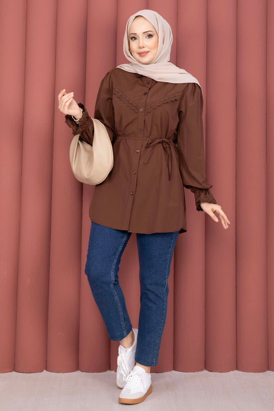 Chemise à lacets avec détails en dentelle, couleur café