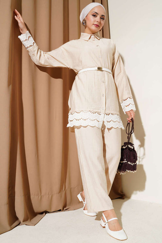 طقم تونيك مزين بتفاصيل صدفية من قطعتين، بيج